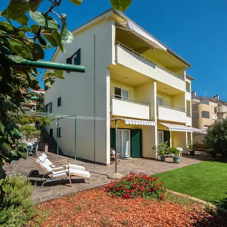 Balorda-5 By Interhome * Pinezići