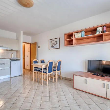 Apartment Balorda-5 By Interhome Пинезичи